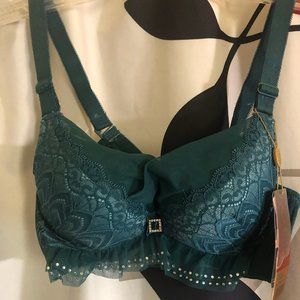 Qianziwanli women green size 36/80B and 32/70B Bra
